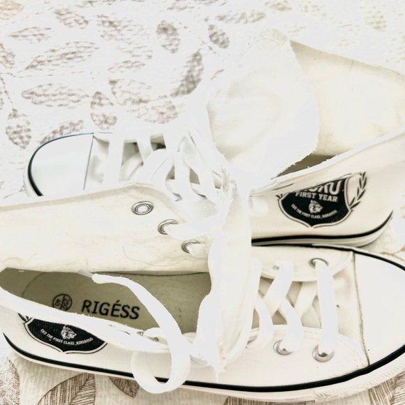 XoXo Rigess - Picture 4 of 8